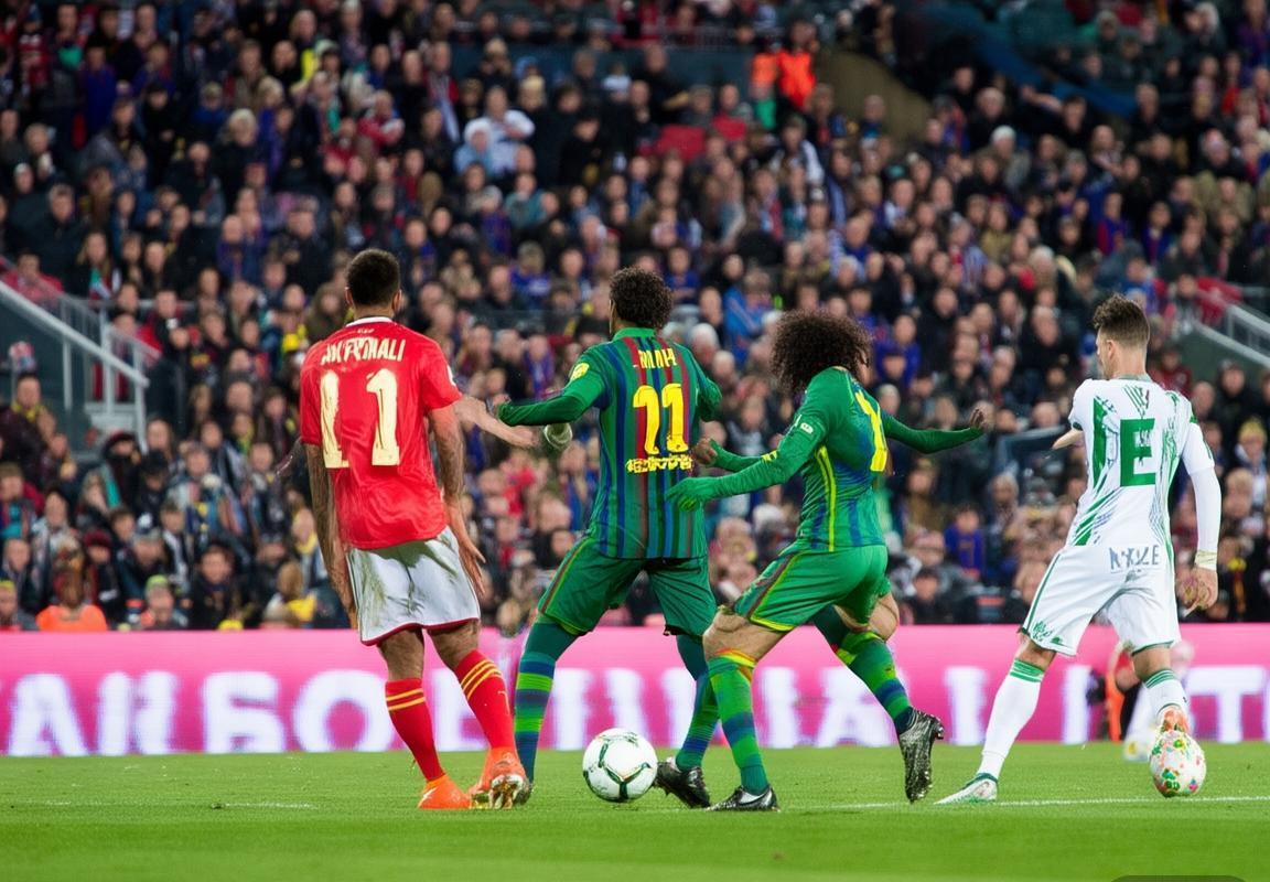 巴萨VS贝蒂斯：西甲巅峰对决解析与影响(图2)